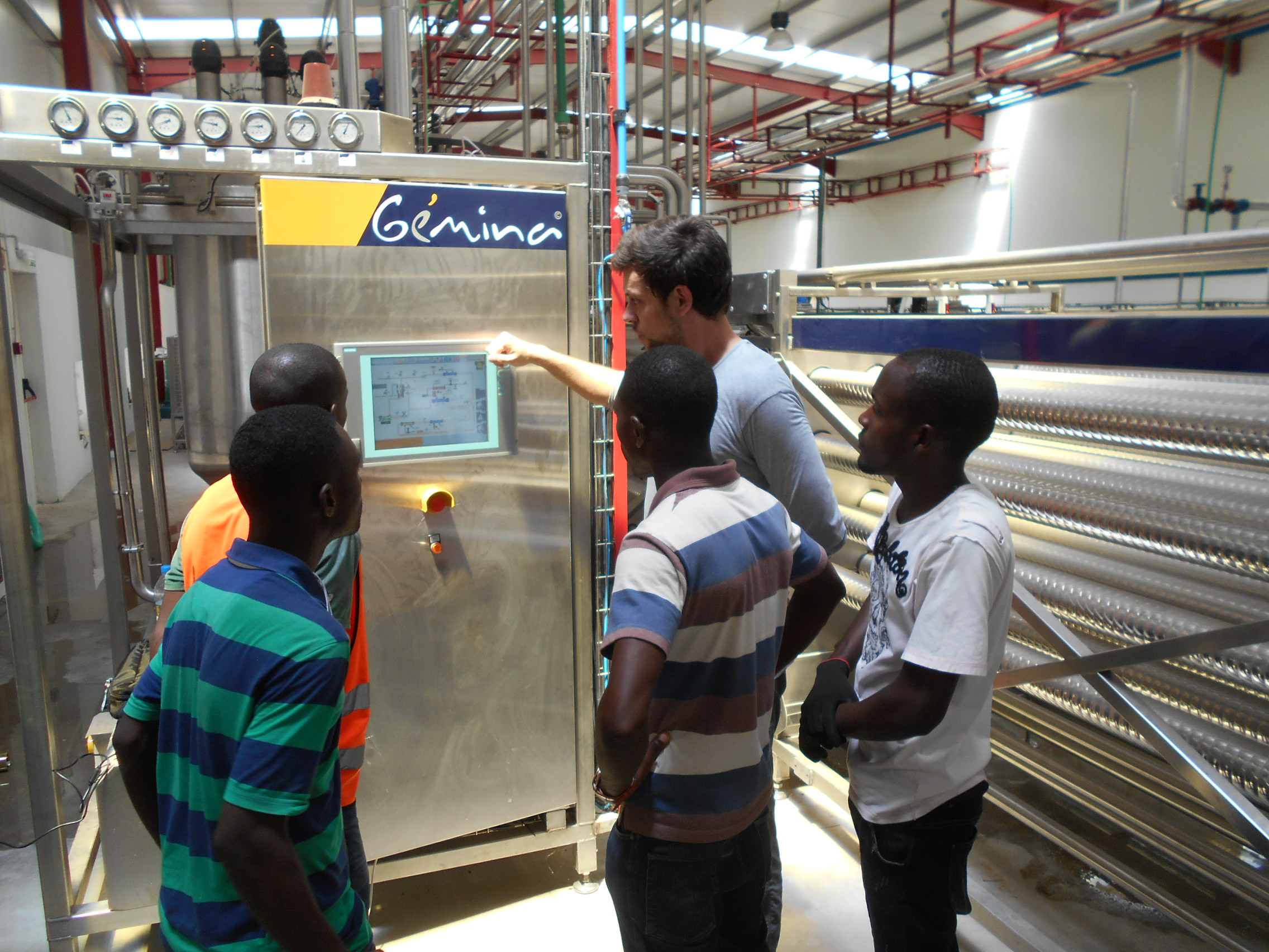 Inauguración de dos fábricas en Namibe y Benguela, Angola